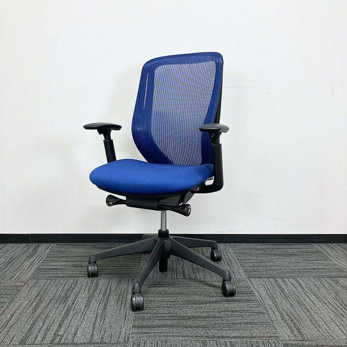 オカムラ シルフィーチェアシリーズ オフィスシーティング C685XS FMP3 アジャストアーム付き ブラックフレーム ハイバック ミディアムブルー 2016年製 中古