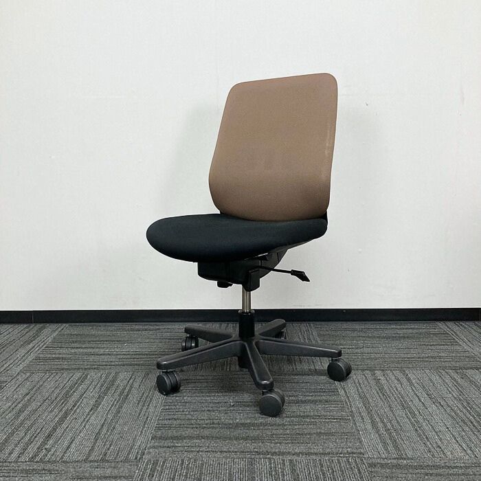 イトーキ トルテチェアシリーズ オフィスチェア SOZ130GB-T1T1K2 背：ブラウン/座：ブラック 中古 ⑳
